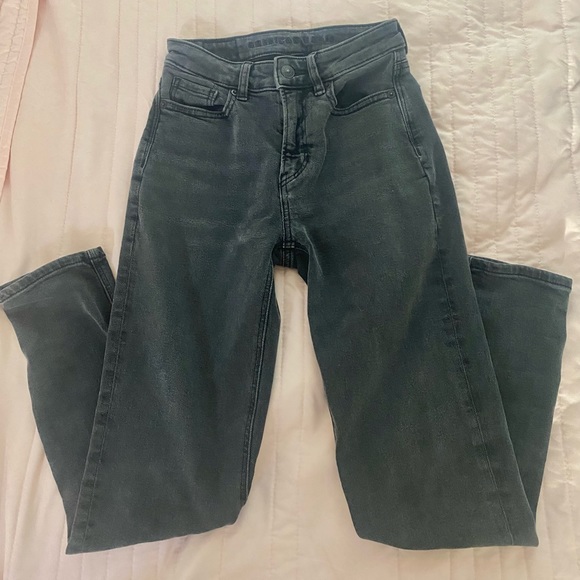 American Eagle High/Mid-Rise Stretch Mom Jeans - Picture 2 of 6